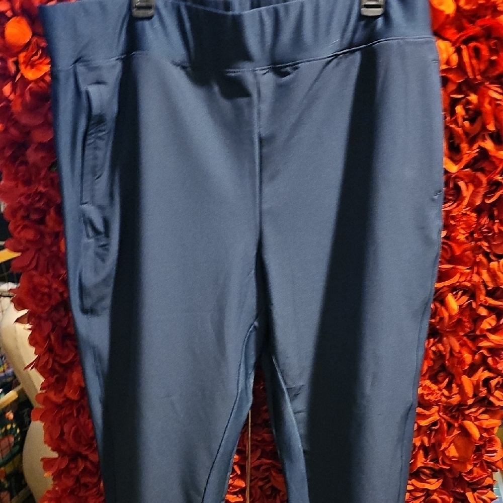 Eddie Bauer NWOT Women's Navy Blue Active Pants
